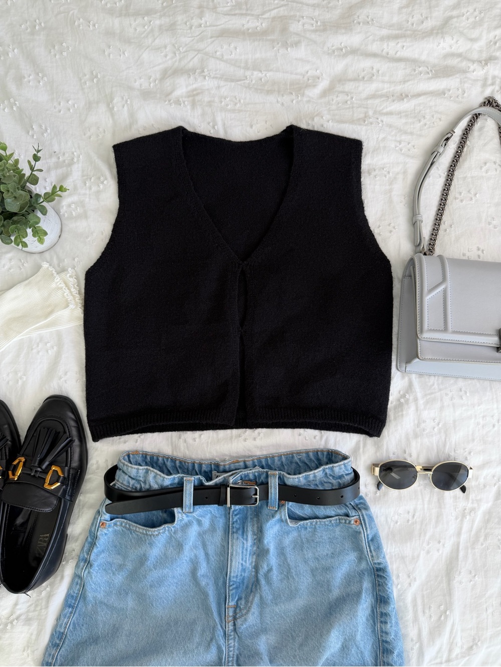 Black Ribbed Peek‑A‑Boo Knit Top – Size M